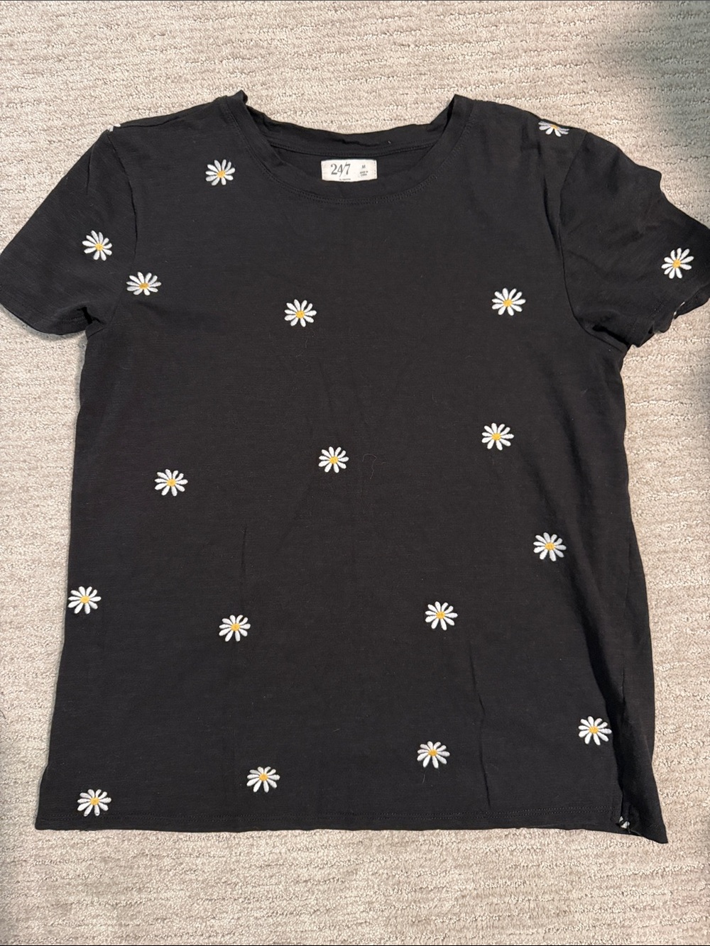 Black Daisy Scatter Crew Tee